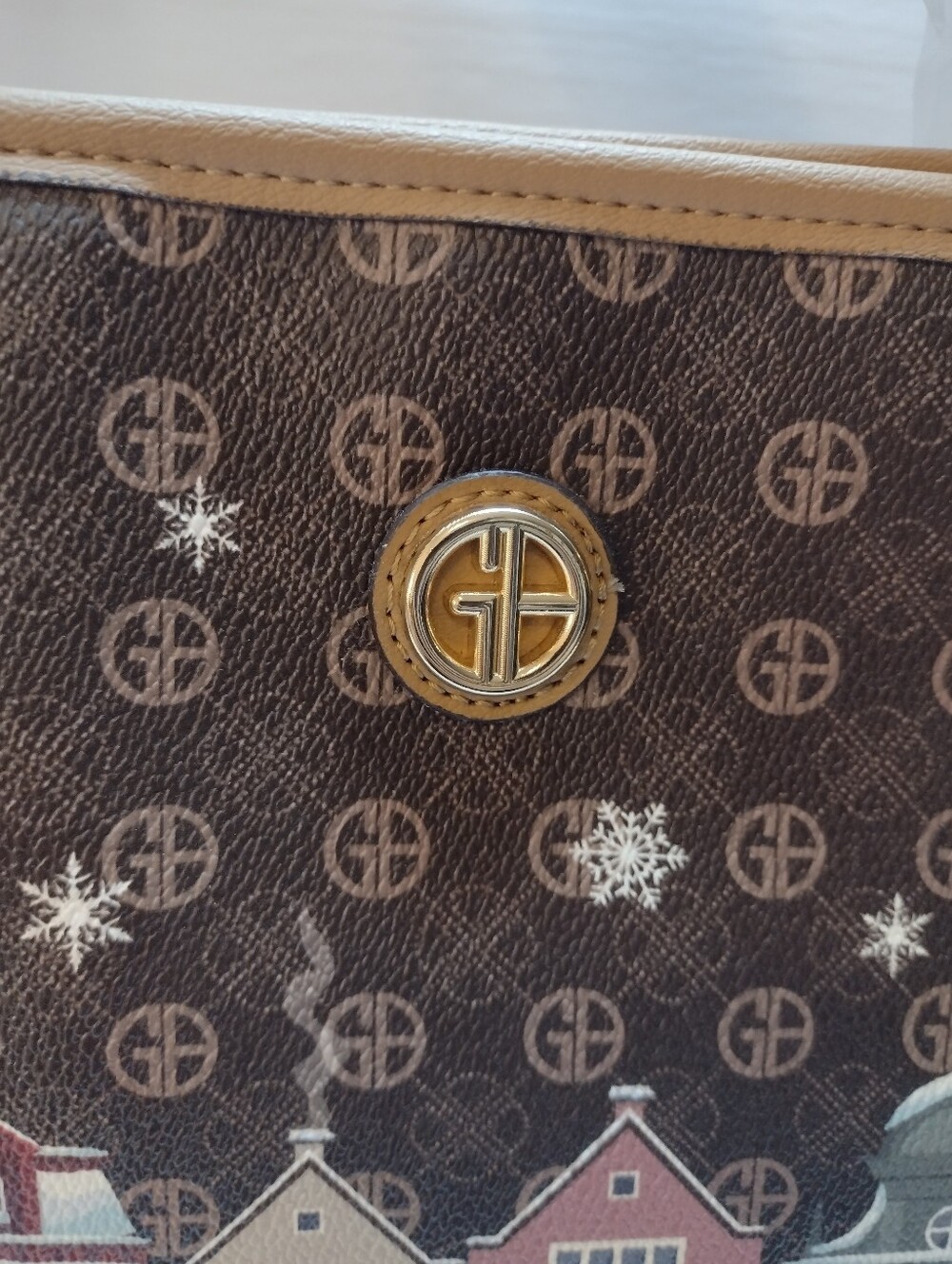 Giani Bernini Ice Skating Bears Faux Leather Shoulderbag Tote Holiday Scene NWT - Picture 2 of 6